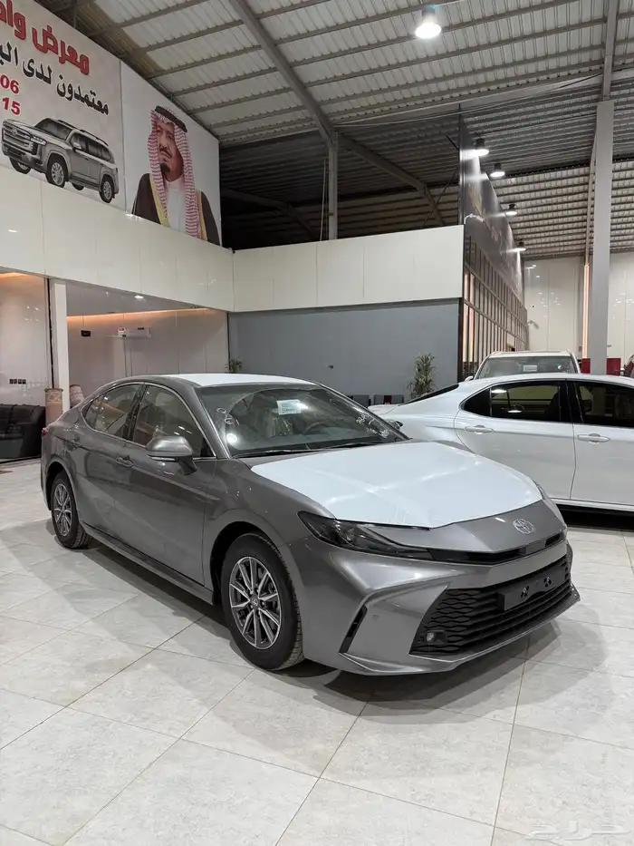 كامري E بنزين 2025 تيتانيوم صادر لوحات اقل سعر 2