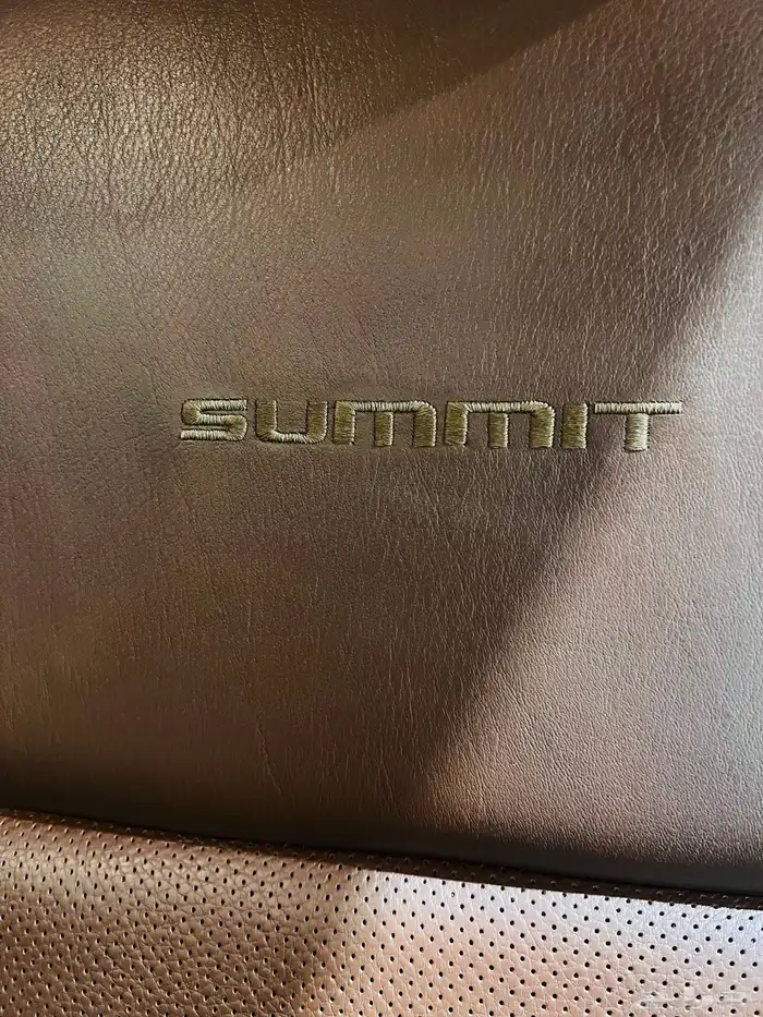 جيب جراند شروكي ساميت 2021 (بحالة الوكالة) 12