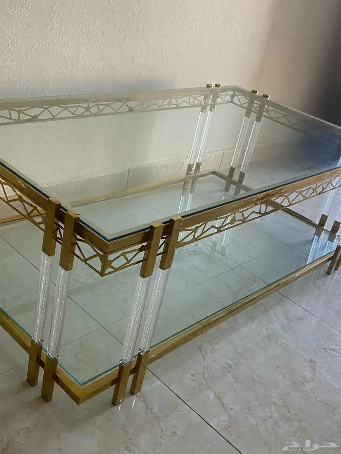 طاوله أستيل ذهبي كبيره و 4 طاولات صغيره 1