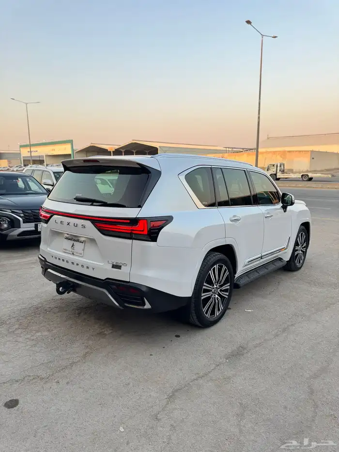 للبيع لكزس 2022 LX600 BB - بريمي 3