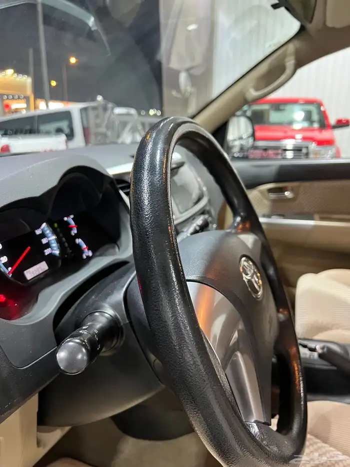 للبيع تويوتا فورتشنر موديل 2015 ممشى قليل 12