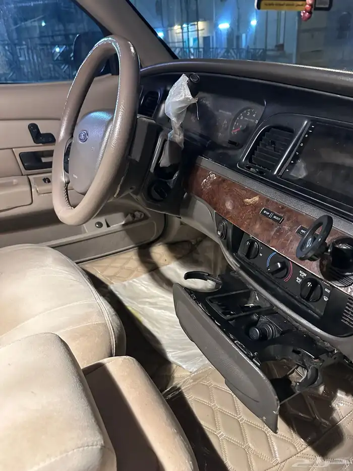 فورد فكتوريا سعودي تابع لجامعه حكوميه 5