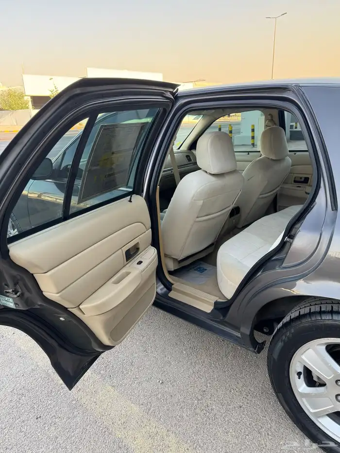 للبيع فورد فاكتوريا2007 مدني 16