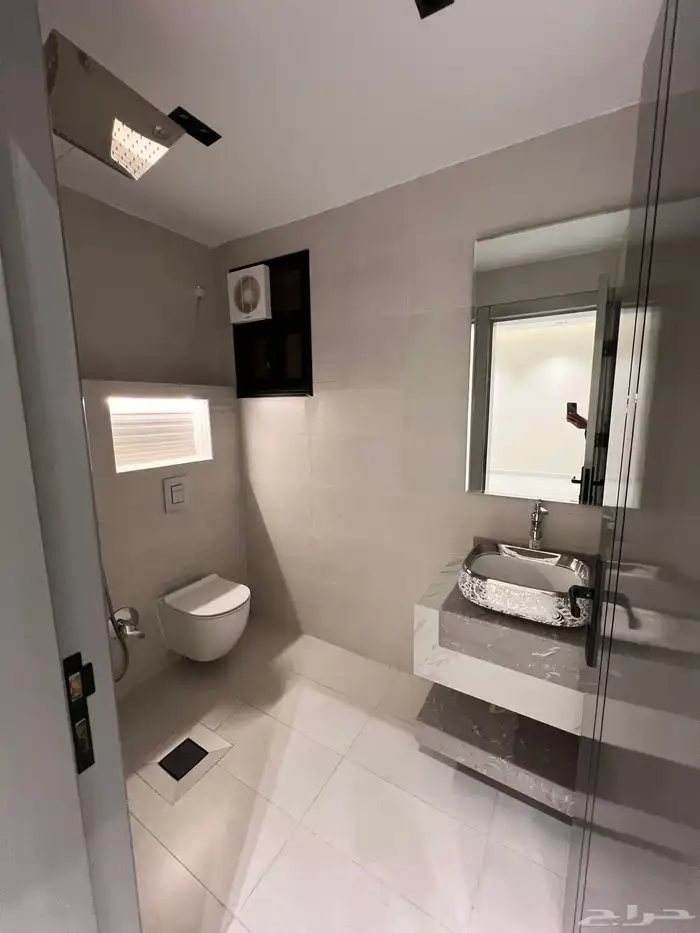 للبيع ادوار ارضيه وشقق علويه حى التحليه خميس مشيط 40