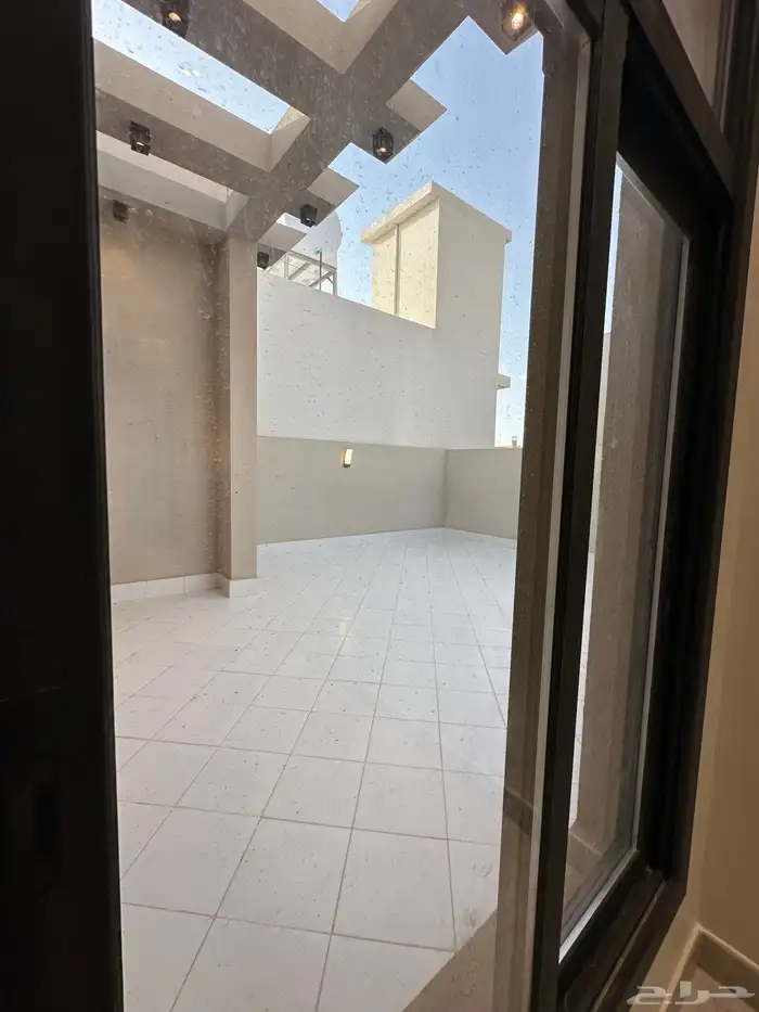 للبيع فيلا مودرن قريبه من ممشى الراقى بخميس مشيط 27