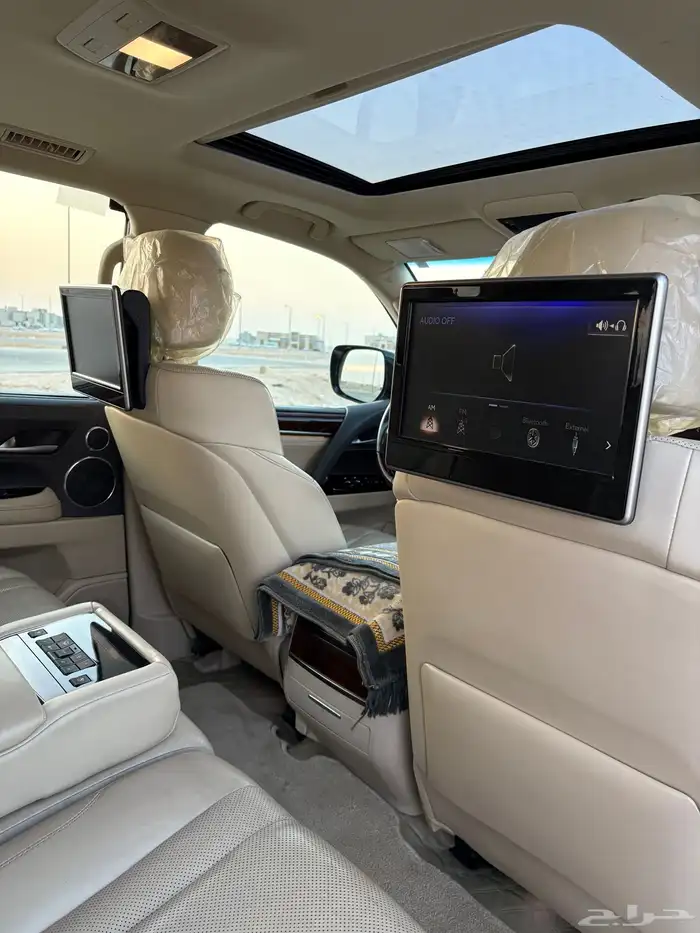 جيب لكزس 2017 بريمي فل كامل 6