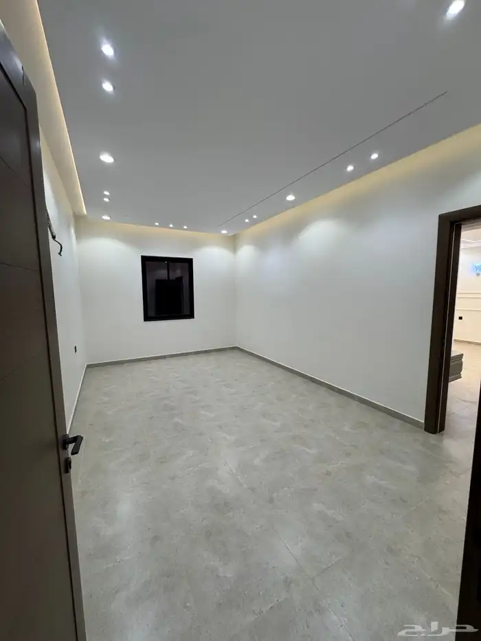 للبيع بحي الضيافه شقق تمليك علوي مع سطح خاص ومصعد 520 الف 5