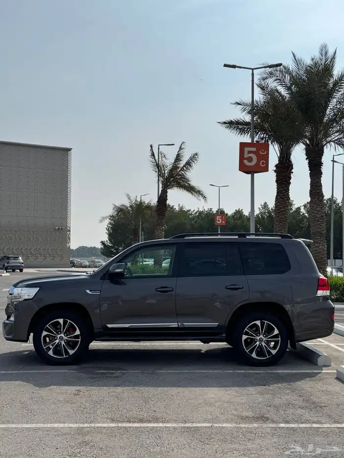 لاند كروزر 2018 للبيع 11