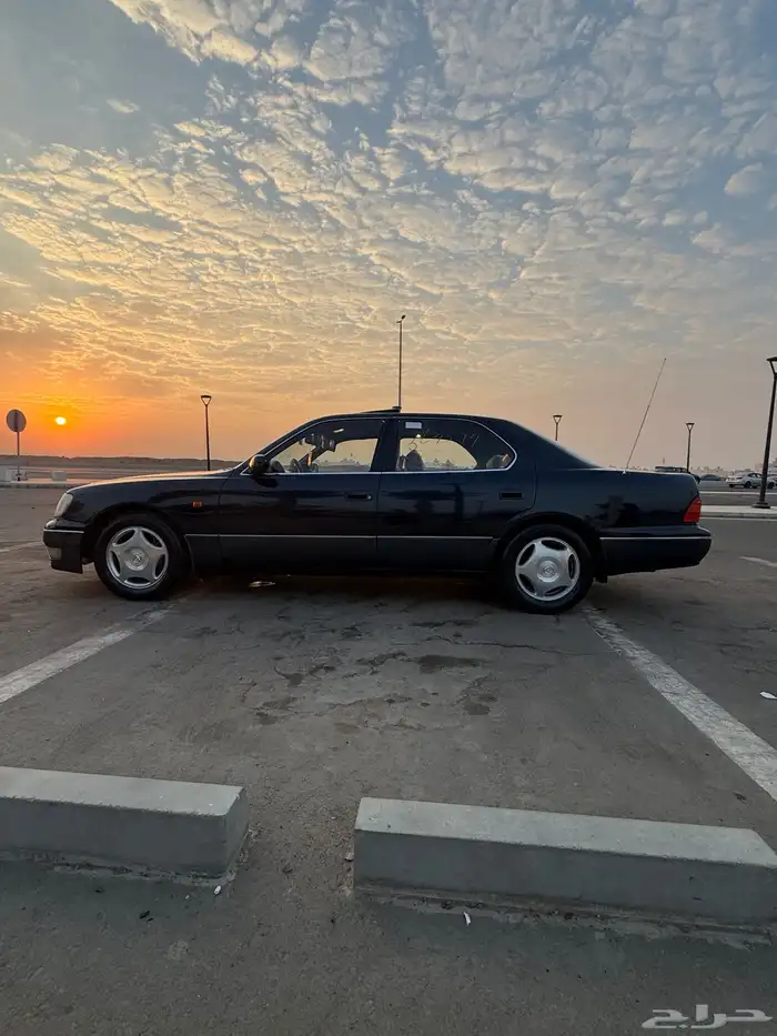 لكزز LS 400 للبيع أو البدل بهايلوكس 2008 وطالع 7