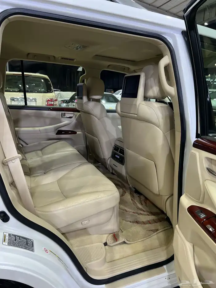 لكزس 2015 بريمي كلاسك ماشي 129 الف قمة فالنظافة السعر 170 7