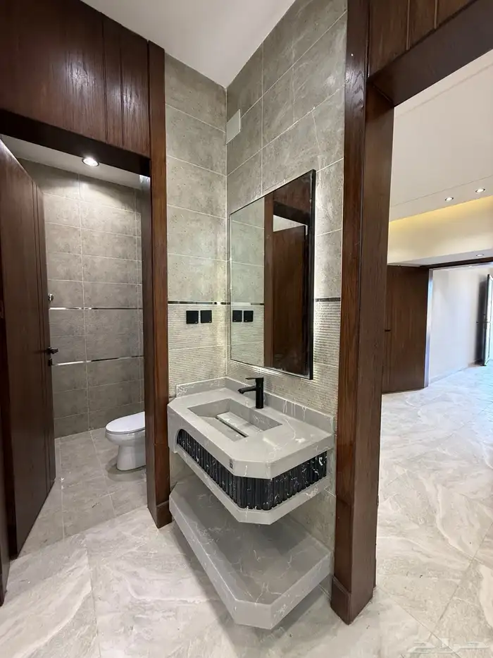 للبيع شقة ارضي 6 غرف بحي البديع أبها سعر عادل 500 الف فقط 17