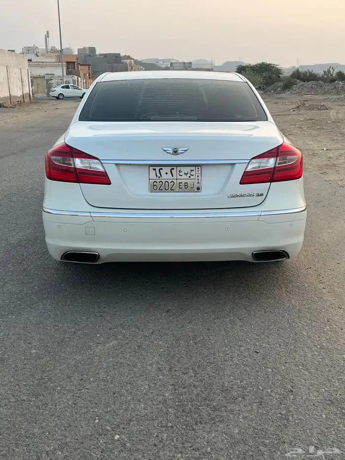 للبيع جينسس 2013 1