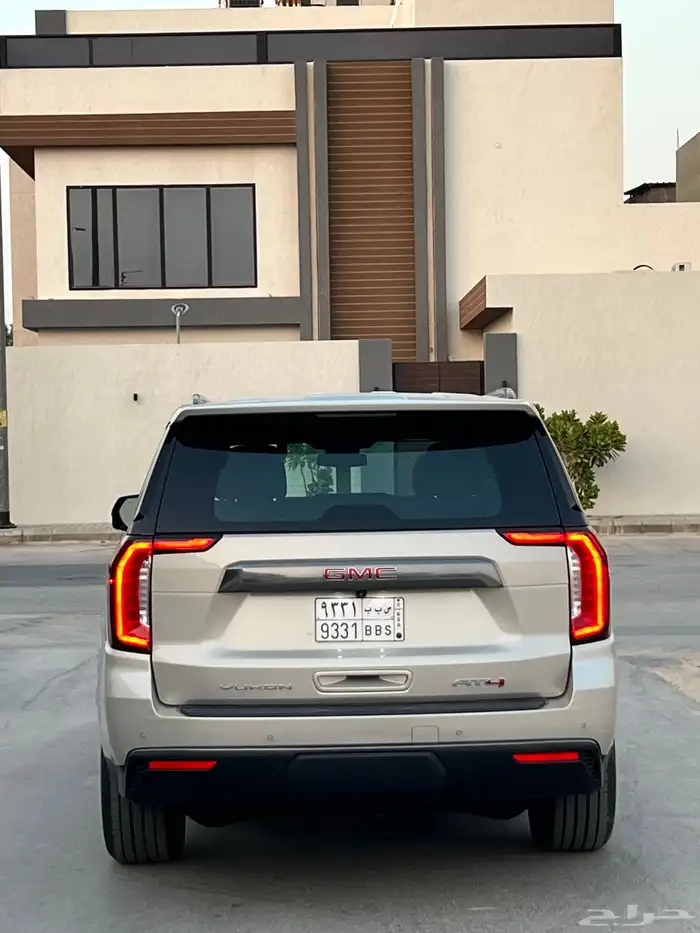 جي ام سي يوكن 2023 - AT4 10