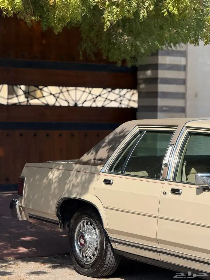 فورد ماركيز كلاسيك 2