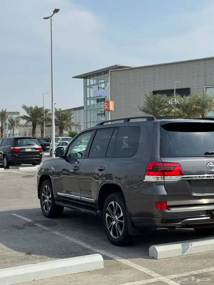 لاند كروزر 2018 للبيع 8