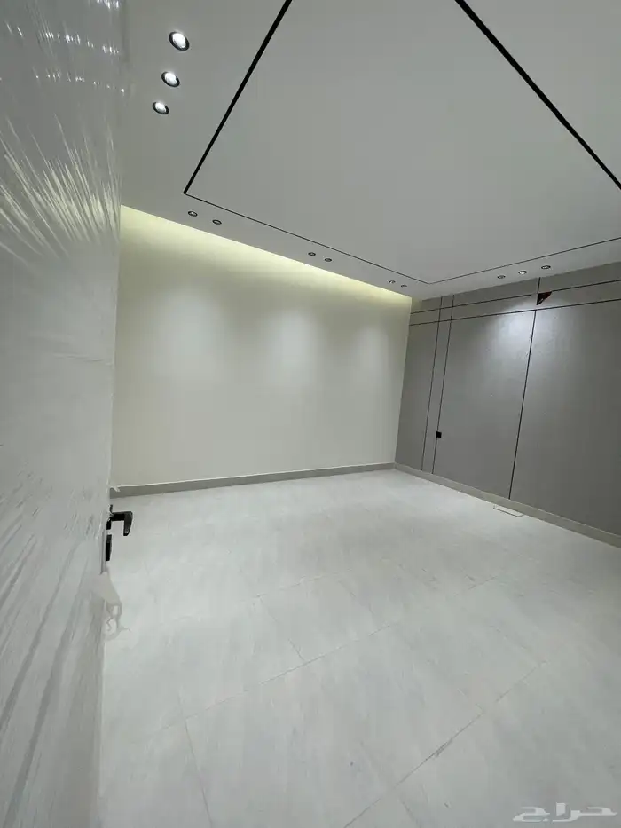 للبيع شقق أرضيه وعلويه ابها بالقرب من المطار 17