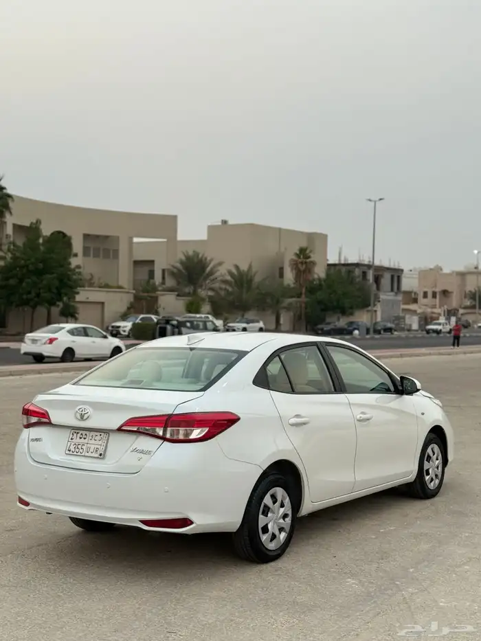 تويوتا يارس 2022 سعودي 1.5قمه بنضافه 4