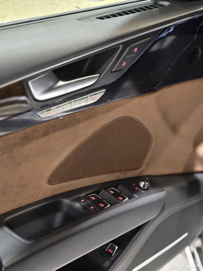 اودي A8-L موديل 2016 بحاله ممتازه 22