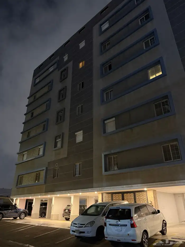 شقة للبيع قريبة على شارع صاري 150م 0