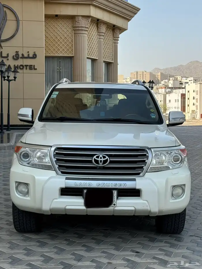 للبيع لاندكروزر GXR 2013 V8 0