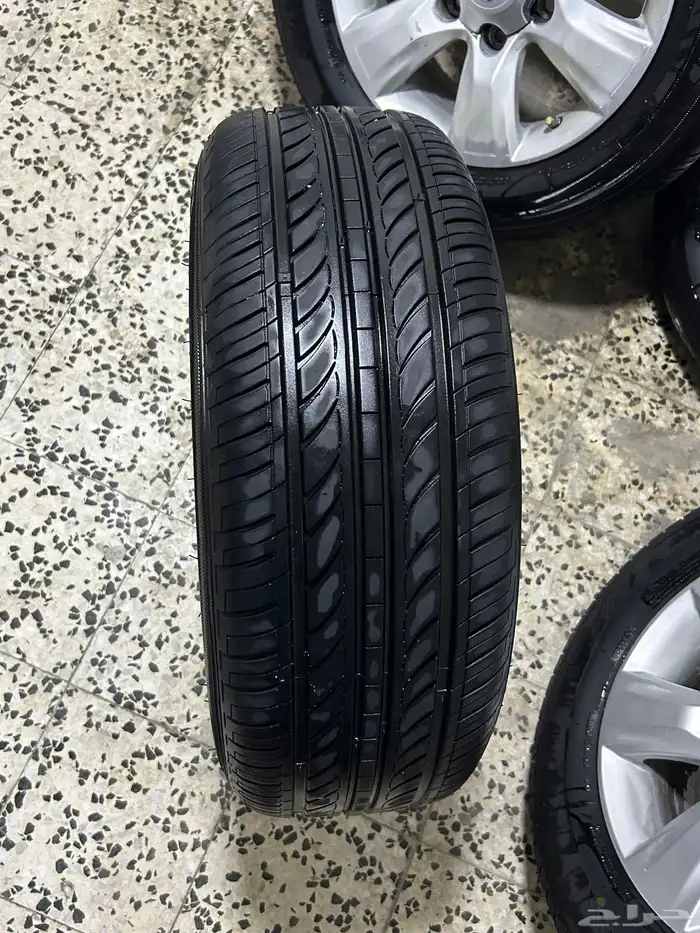 جنوط برادو مع كفرات 8