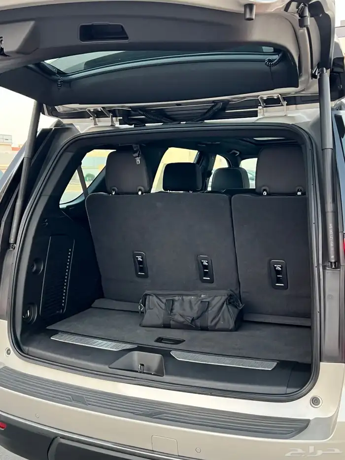 جي ام سي يوكن 2023 - AT4 7