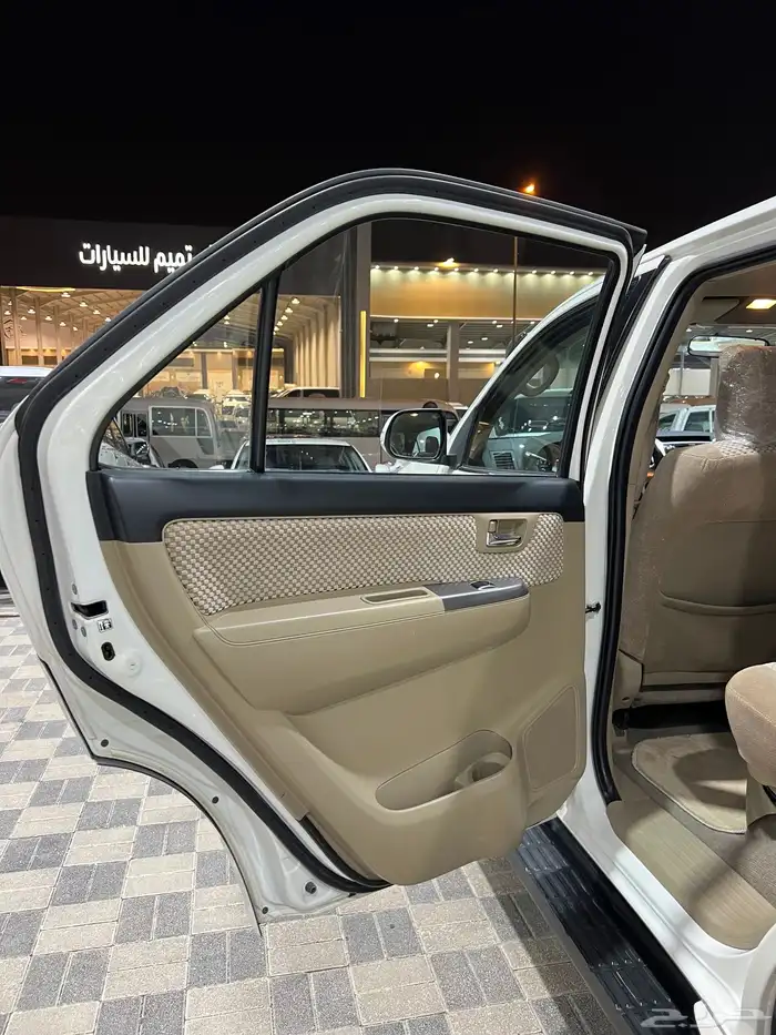 للبيع تويوتا فورتشنر موديل 2015 ممشى قليل 17