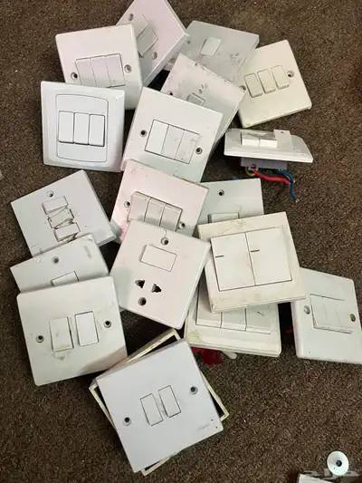 فيش مفاتيح الكهرباء 0