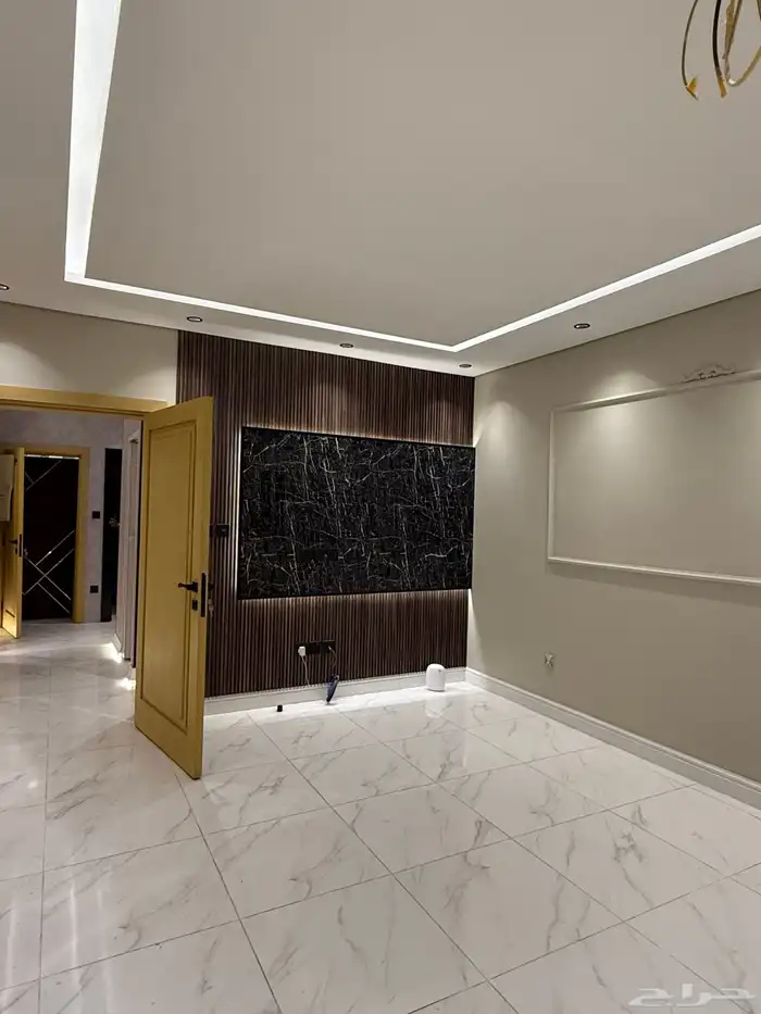 شقة للبيع قريبة على شارع صاري 150م 6