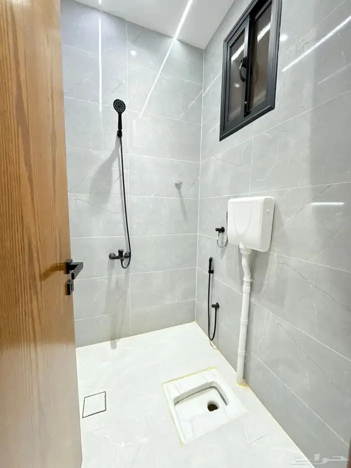 للبيع شقق ارضيه وعلويه بسطح خاص بحي الموسي وسط جميع الخدمات 13