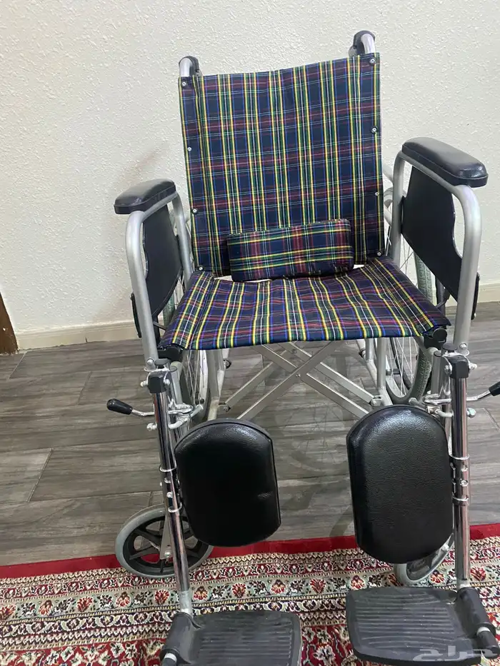 للبيع عربية خاصة بالمعاقين   حالة ممتازة 3