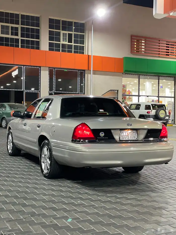 فورد فكتوريا سعودي للبيع او للبدل بيوكن من2009الا2012 4