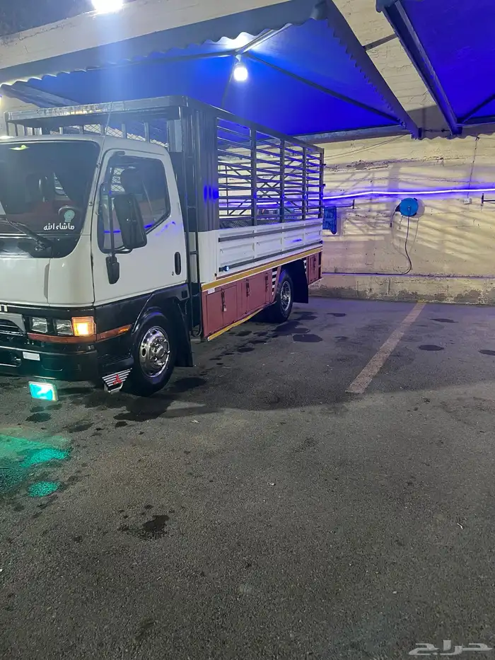 دينا ميتسوبيشي 2002 1