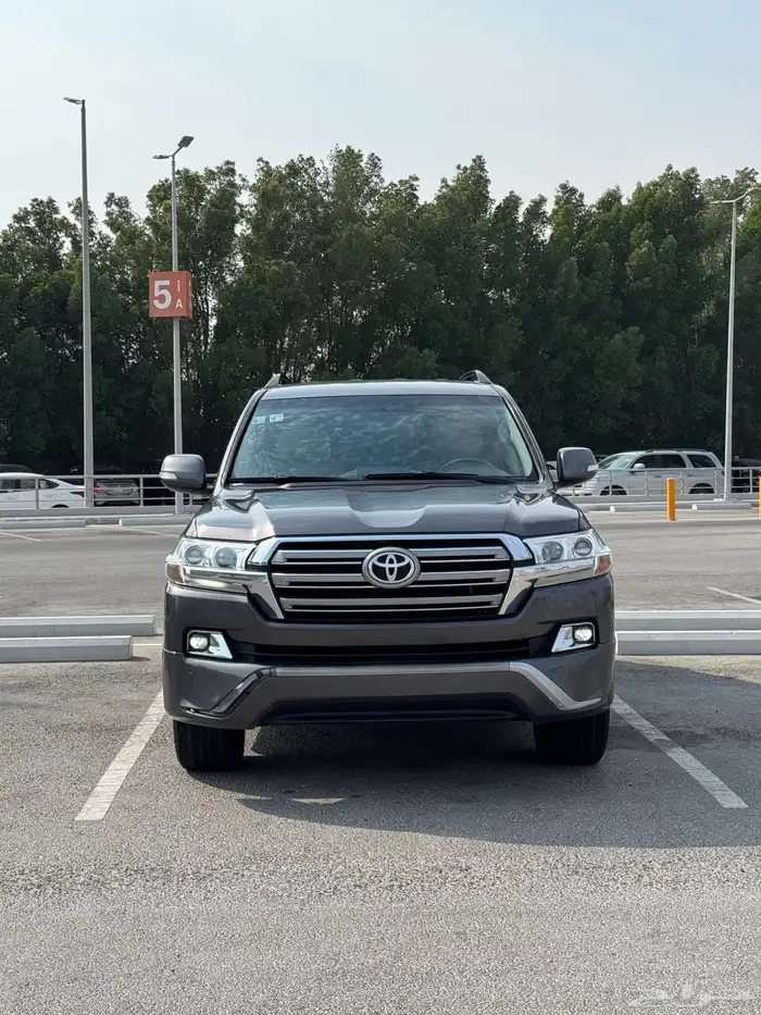 لاند كروزر 2018 للبيع 9