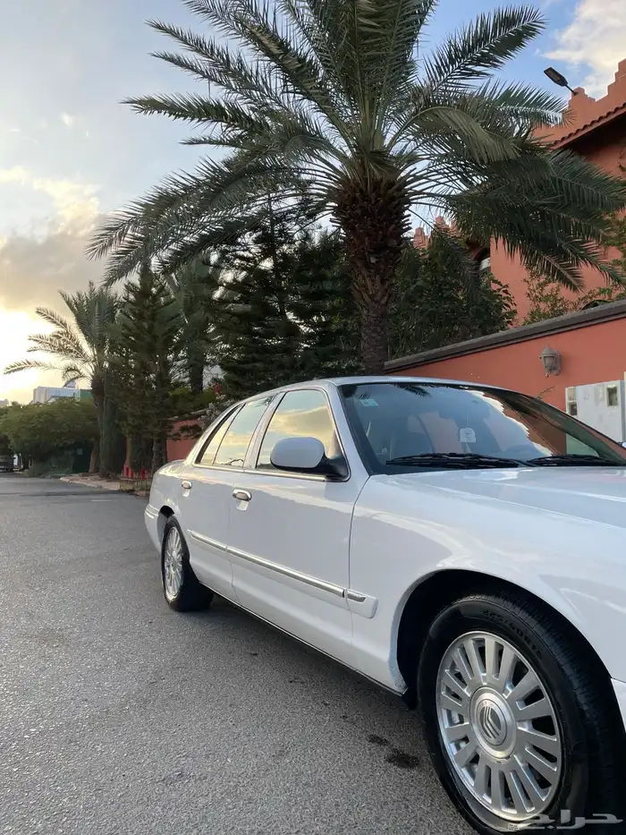 فورد. جراند ماركيز. 2