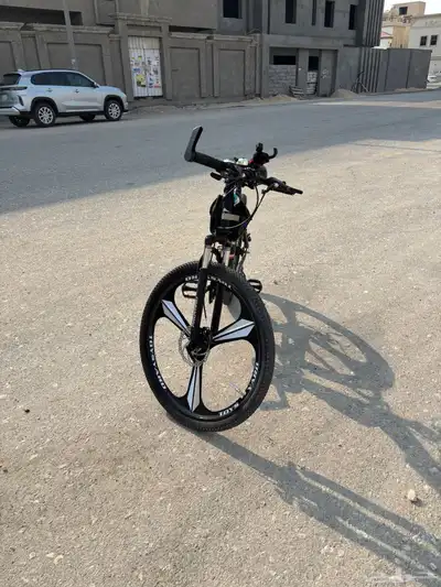 للبيع دراجة هوائية رياضية قابلة لل طي   لون أسود index