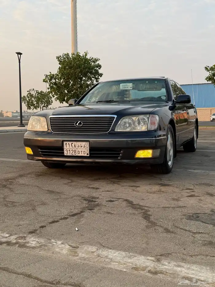 لكزز LS 400 للبيع أو البدل بهايلوكس 2008 وطالع 5