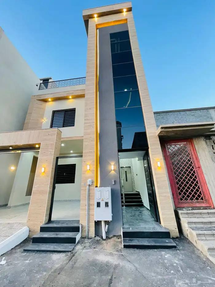 للبيع روف علوي مع ملحق درج خارجي فقط شمال الخمس 5