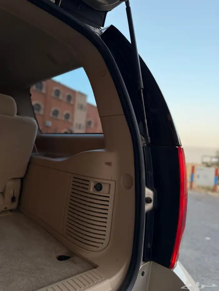 جمس يوكن XL طويل مستخدم اول ممشى قليل بحالة الوكالة 2009 18