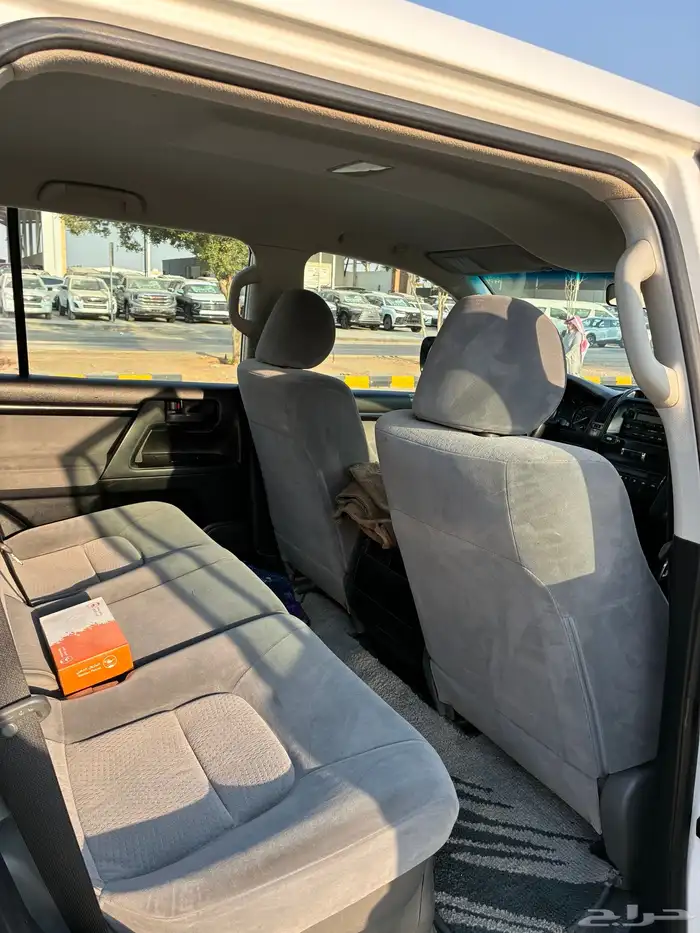 لاندكروزر 2010 8