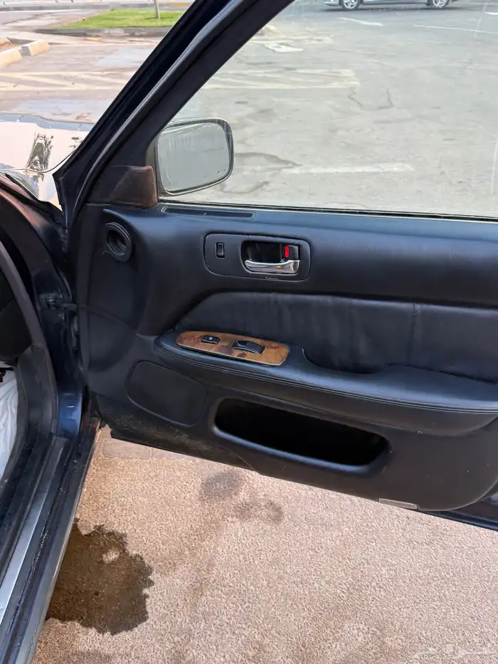 لكزز LS 400 للبيع أو البدل بهايلوكس 2008 وطالع 26