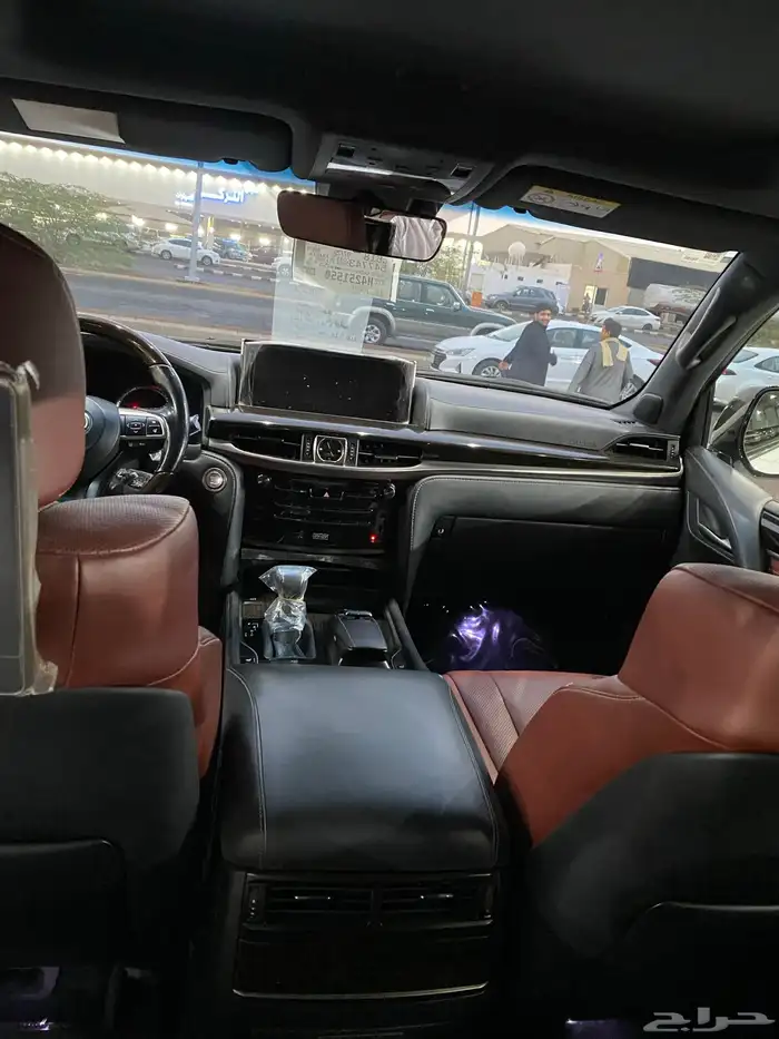 لكزس LX570 2017 ممشى قليل 7