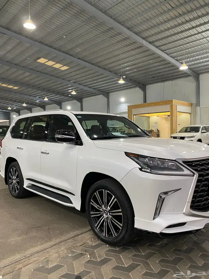 لكزس LX570 2017 ممشى قليل 2