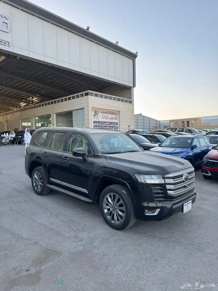 للبيع تويوتا لاندكروزر 2025-L3 -اسود باقل الأسعار 1