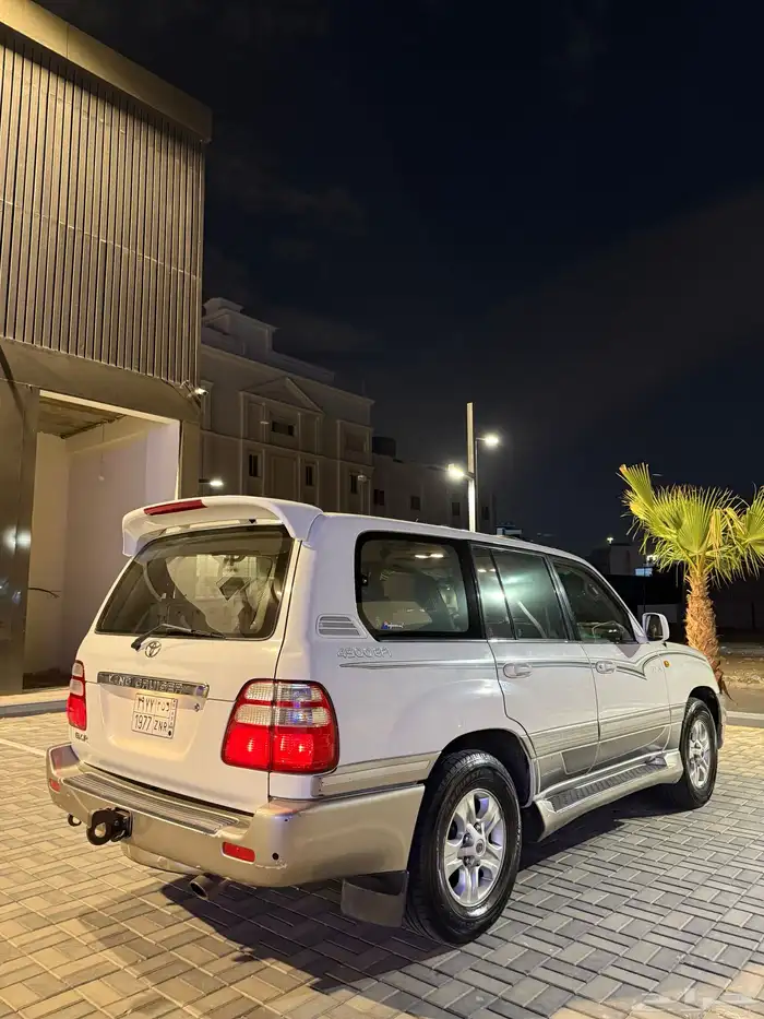 لاندكروزر 2005 . 4