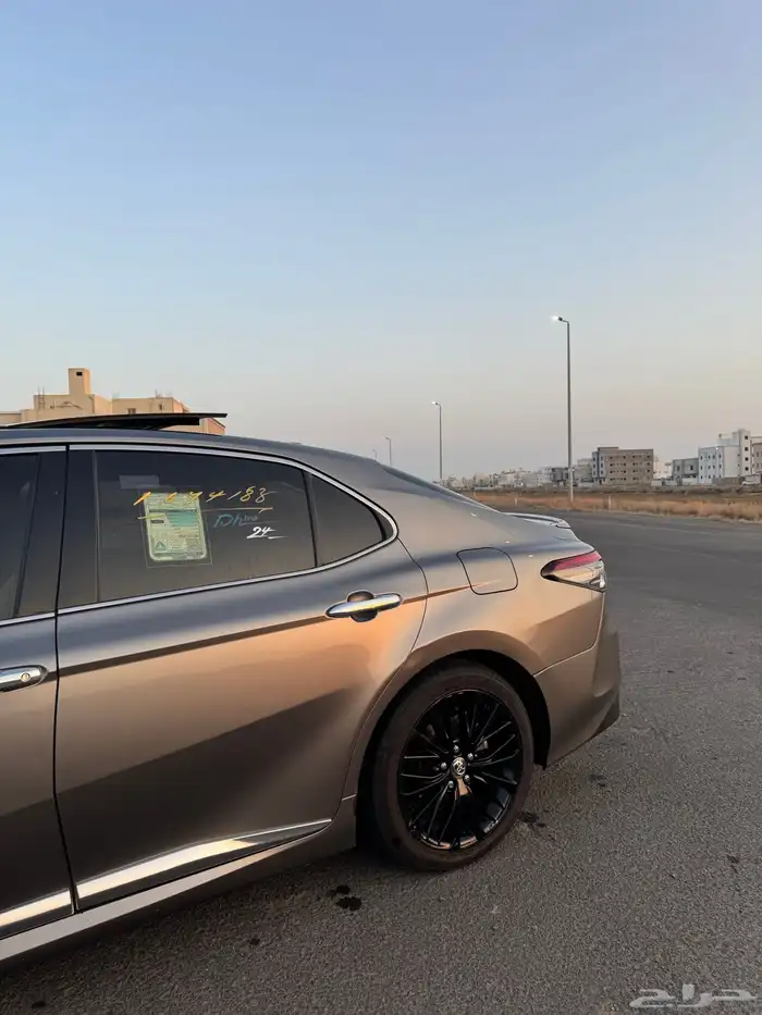 كامري 2023 قراندي 40 عام V6 مازالت تحت الضمان والبيع سمح 3