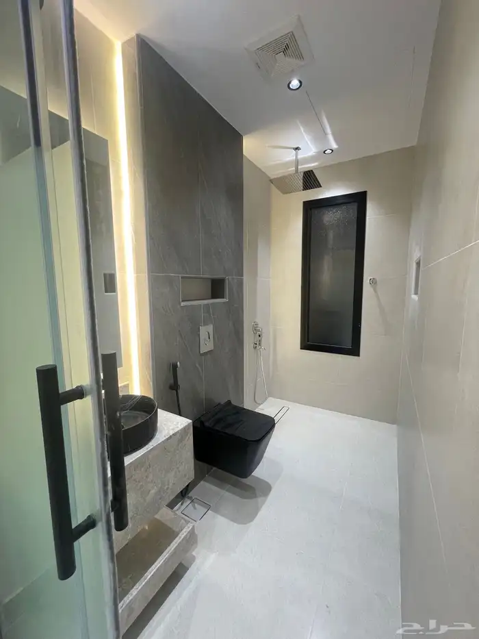 للبيع شقق وسيعه ارضي وعلوي بالمحاله ابها 25