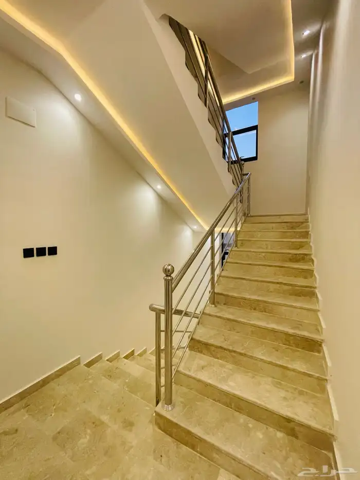 للبيع شقق علوي مع سطح خاص بحي الضيافة غرب الخميس بسعر 520 5