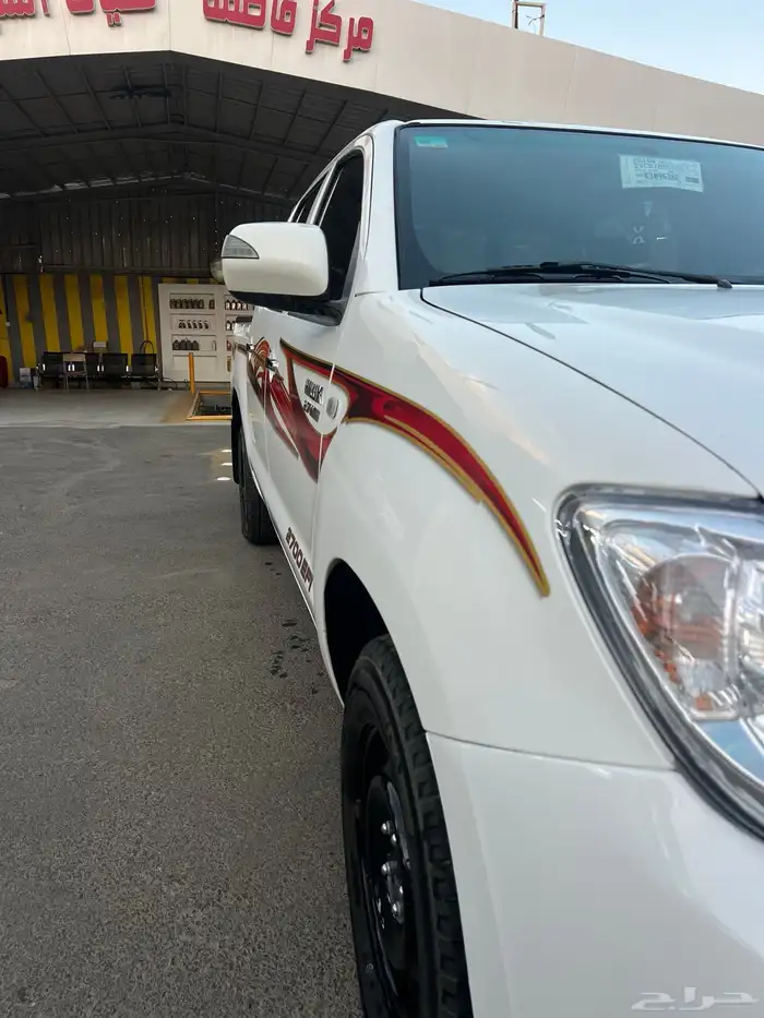 هايلوكس 2010 نظيف 4