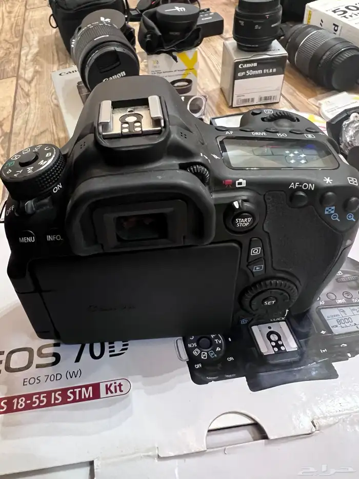 كاميرا كانون EOS 70D الاحترافيه  محلقات وعدسات 22